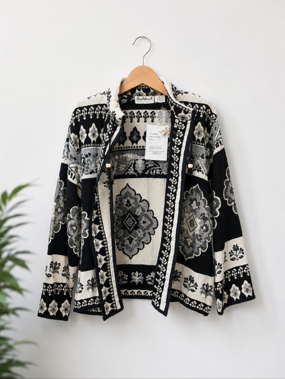 Flashback Women's Black & White Tapestry Knit Jacket XL Boho Southwestern Button - Picture 3 of 6
